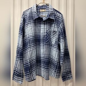 Retrofit Blue and White Flannel Button-Down Shirt